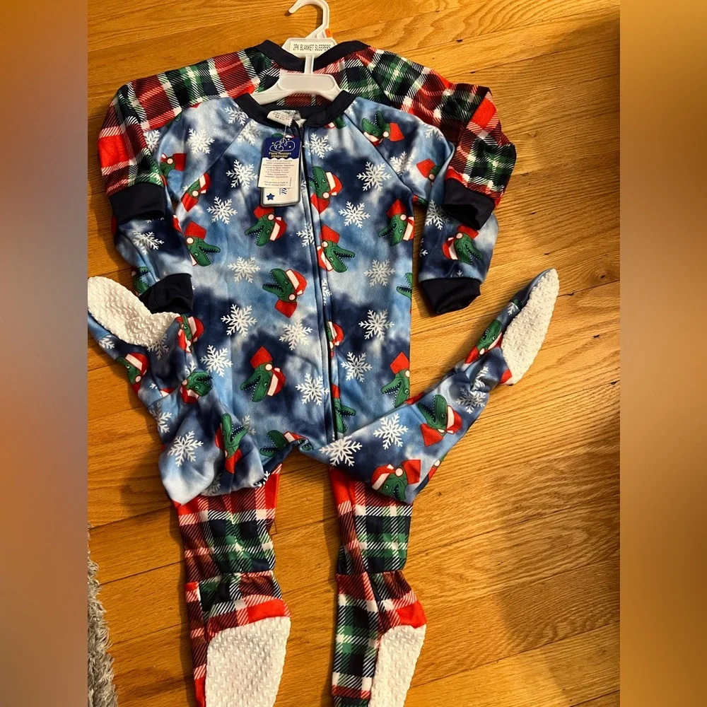 2 pair of dinosaur pajamas sleeper